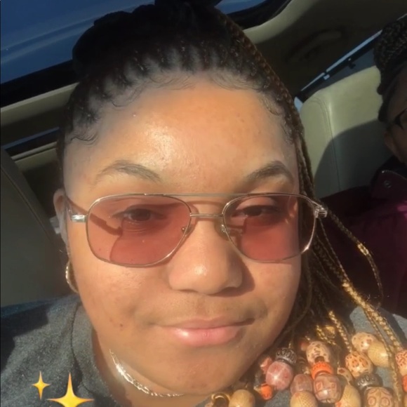 Meet your Posher, Nysha - Picture 2 of 6